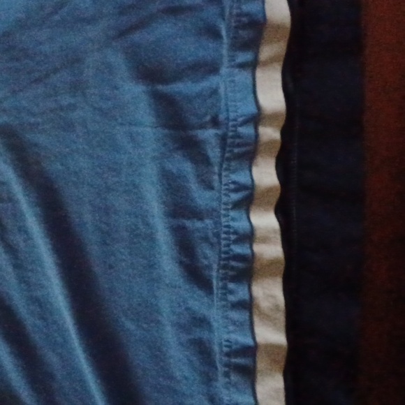 💙🌺Blue and White Top - Picture 7 of 10